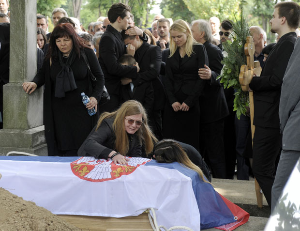 Сахрањен Оливер Потежица: Живот посветио Србији (ФОТО)